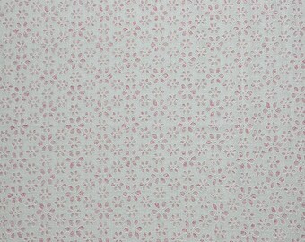 Lace Fabric Piece: White and Pale Pink Daisy Pattern with Stretch 33"x50"