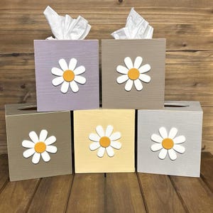 Painted Daisy Wood Tissue Box Cover: Boutique Size