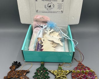 DIY Mosaic Christmas Ornament Kit – Makes 5 Holiday Decorations