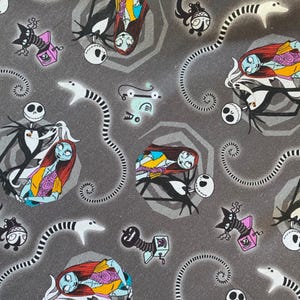 Tkanina „Miasteczko Halloween” Tkanina z kreskówek Tkanina z czystej bawełny firmy The Half Yard