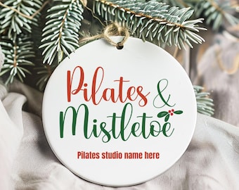 Pilates en maretak kerstornament, aangepast pilates-studiocadeau, gepersonaliseerd vakantiecadeau voor pilates-klanten, instructeurs en studenten