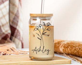 Vaso de cristal con flor de nacimiento personalizada, taza de café helado con flor del mes de nacimiento personalizada, regalo de cumpleaños para mujeres, regalo de dama de honor, vaso con pajita