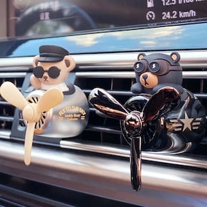  Car Air Fresheners Pilot Bear Cute Car Diffuser Rotating  Propeller Cartoon Automotive Air Outlet Car Perfume Decoration (Pilot Bear)  : Automotive