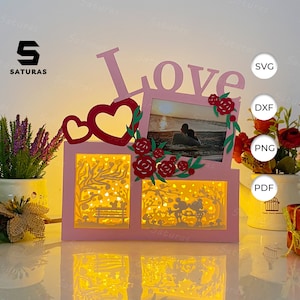 Marco de fotos con forma de linterna de Mickey Love (PDF, SVG, plantilla de estudio) - Linterna para decoraciones de amor - Plantilla de recorte de papel para San Valentín DIY