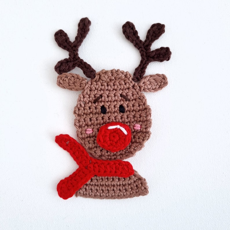 Häkelanleitung für ein gehäkeltes Rentier als Baumschmuck oder Applikation zu Weihnachten
