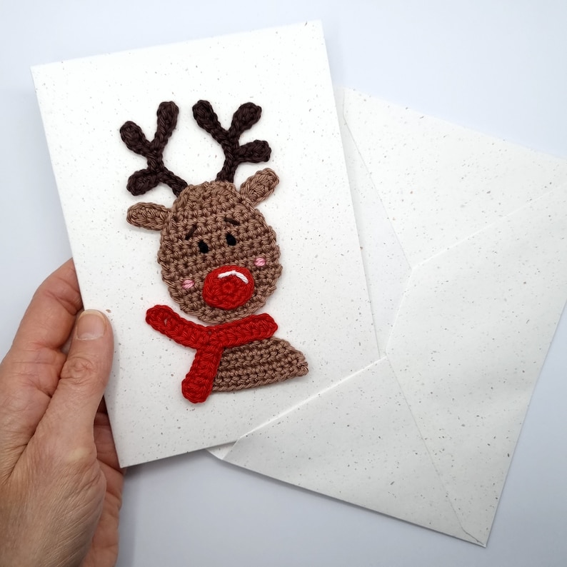 Häkelanleitung für ein gehäkeltes Rentier als Baumschmuck oder Applikation zu Weihnachten