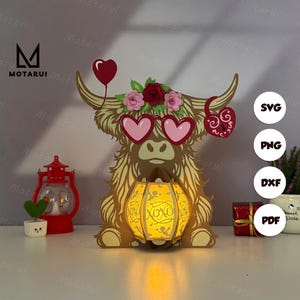 Highland Cow Valentine Lantern Lampa Do Dekoracji Domu, Highland Cow Lantern SVG do Projektu Cricut DIY, Latarnia Highland Cow Shadow Box