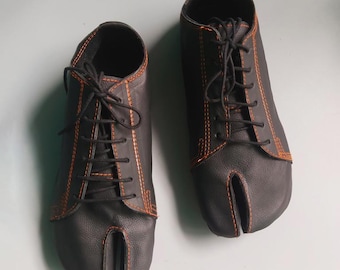 Handmade Leather Tabi Shoe: Custom Barefoot Split Toe