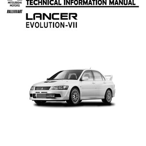 Puede incluir: Un manual de información técnica muestra un coche Mitsubishi Lancer Evolution VII blanco. El título del manual se muestra en negrita, junto con los logotipos de Mitsubishi Motors y Ralliart. El número de publicación es N0104CT9A.