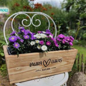PERSONALISIERTER BLUMENKASTEN aus Holz + Einsatz Pflanzkasten Rustikal Geschenk zur HOCHZEIT Natur Balkonkasten Hochzeitsgeschenk Brautpaar