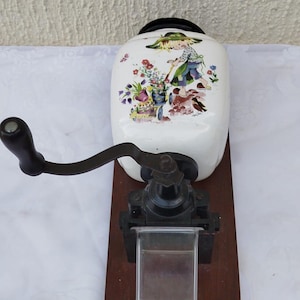 Vintage 50&#39;s Dutch coffee grinder delft blue wall mounted wood metal opaline glass douwe egberts bean mill