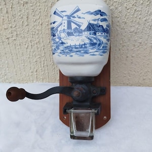 Vintage 50&#39;s Dutch coffee grinder delft blue wall mounted wood metal opaline glass douwe egberts bean mill