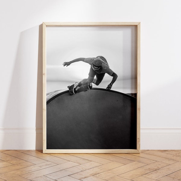Foto en blanco y negro de skate, bellas artes de skate, arte fotográfico de vibraciones de playa, decoración de pared de fotos de skatepark, archivo de descarga digital de alta resolución