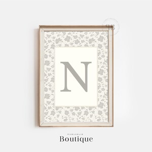 Elegante estampado floral con monograma de la letra N, regalo para bebé recién nacido, diseño de letras florales, decoración con estampado inicial, decoración con letras para guardería, n.º 495