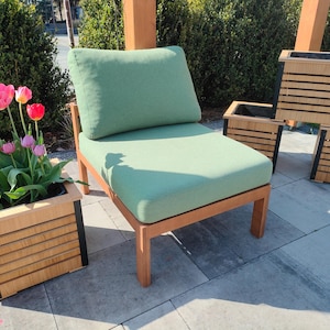 Handgefertigter großer Pflanzkasten aus Holz für Pflanzen und Bäume – Moderner quadratischer Topf mit Inneneinsatz – Rustikale Terrassen- und Gartendekoration
