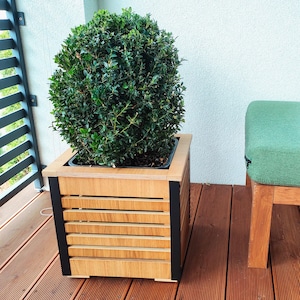 Handgemaakte grote houten plantenbak voor planten en bomen - moderne vierkante pot met binnenpot - rustieke patio- en tuindecoratie