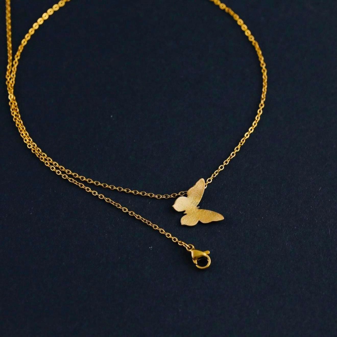 thumbnail image 2 of 10K Yellow Gold Plated Cuban Link Collar Necklace With Butterfly Charm Pendant – Mercado Express 2 of 6