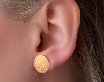 Orecchini a perno in oro, orecchini a perno rotondi, orecchini martellati, orecchini minimalisti, orecchini a perno circolari