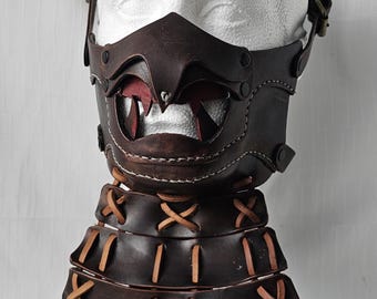 Máscara de samurái hecha a mano de cuero