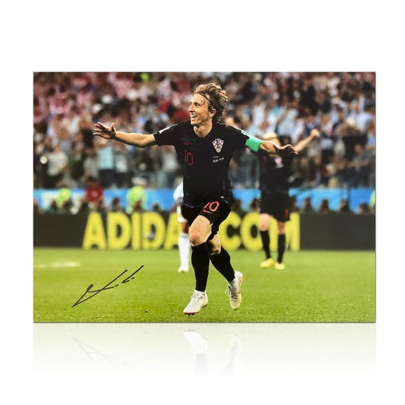 ルカ・モドリッチのサイン入りクロアチアサッカー写真 - Etsy 日本