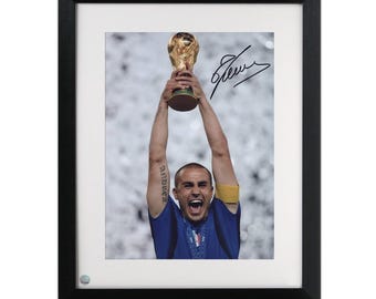 ファビオ・カンナヴァーロ直筆サイン入りイタリアサッカー写真。額入り