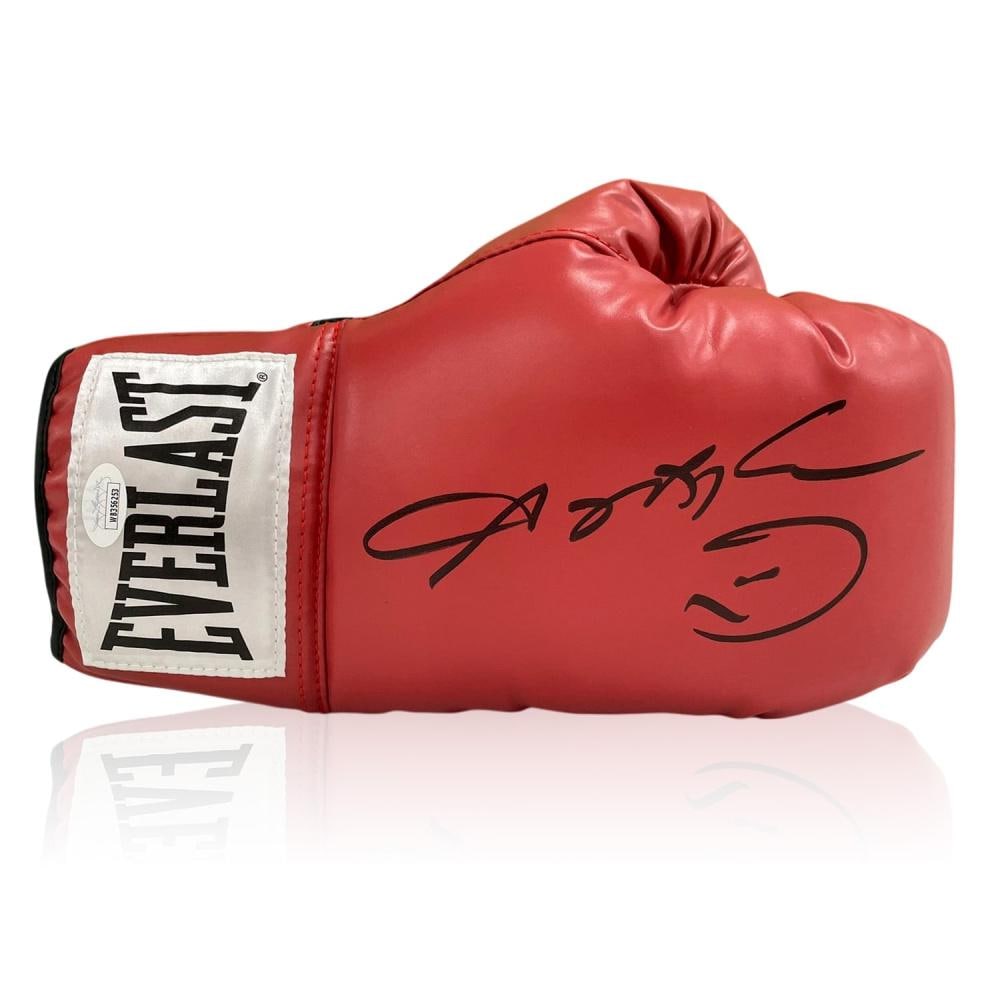 【お宝】シュガーレイレナード　サイン入りグローブ シュガー・レイ・レナード直筆サイン入りレッドボクシンググローブ。額