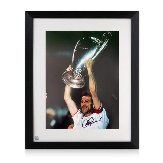 フランコ・バレージ直筆サイン入りACミランサッカー写真。額入り