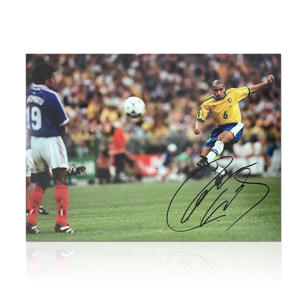 ロベルト・カルロスの直筆サイン入りブラジルサッカー写真 - Etsy 日本