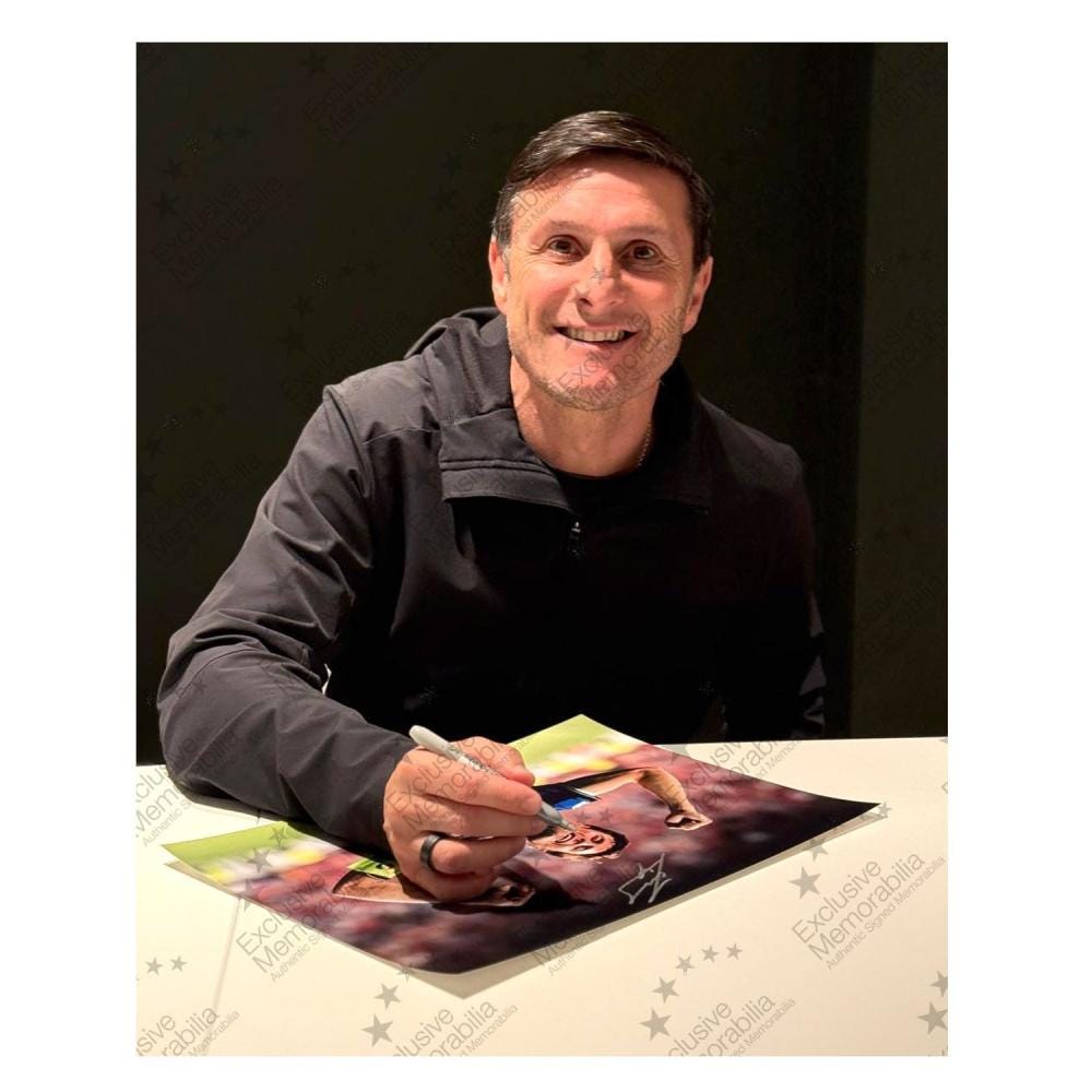 ハビエル・サネッティ直筆サイン入りインテル・ミラノサッカー写真。額