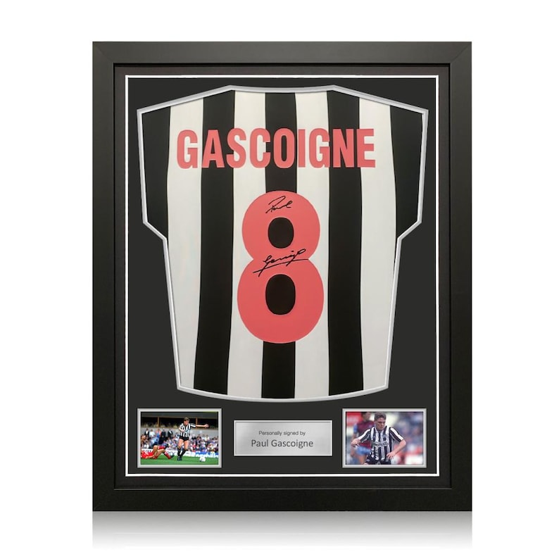 Paul Gascoigne gesigneerd Newcastle United 1984 thuisvoetbalshirt. Standaardlijst afbeelding 1