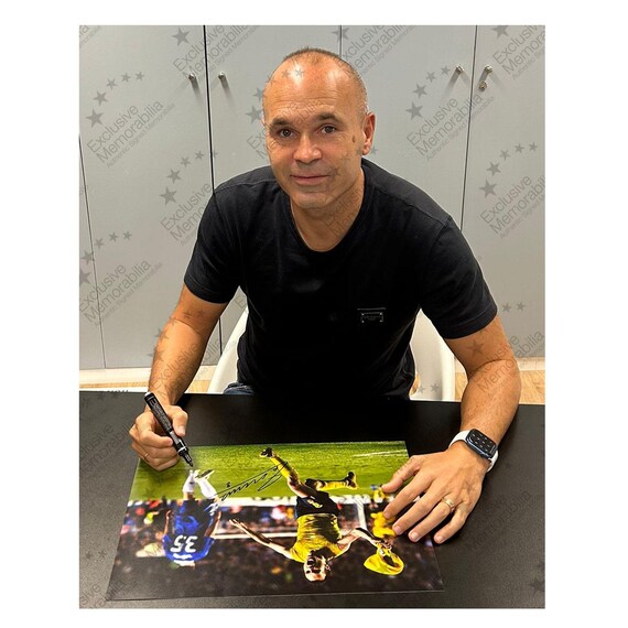 元スペイン代表 アンドレス・イニエスタ FCバルセロナ 直筆サイン入り