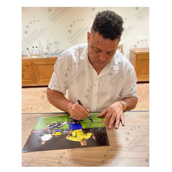 ロナウド・デ・リマ直筆サイン入りブラジルサッカー写真：ワールド