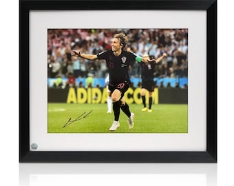 ルカ・モドリッチのサイン入りクロアチアサッカー写真。額入り - Etsy 日本
