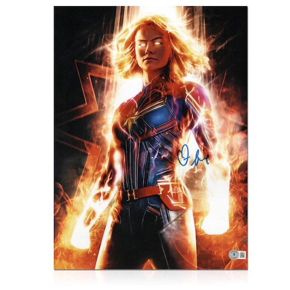 キャプテン・マーベル　ブリー・ラーソン 直筆サイン入り写真 アベンジャーズ ga ブリー・ラーソン直筆サイン入りキャプテン・マーベルポスター - Etsy 日本