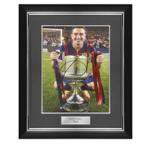 Xavi Signed Barcelona Football Photo: Copa Del Rey. Deluxe Frame
