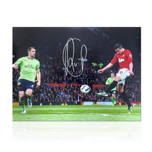 Robin Van Persie Signed Manchester United Football Photo