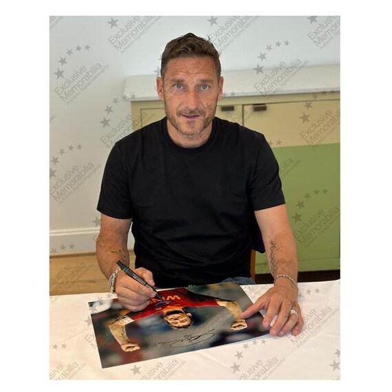 フランチェスコ・トッティのサイン入りASローマサッカー写真：ローマ