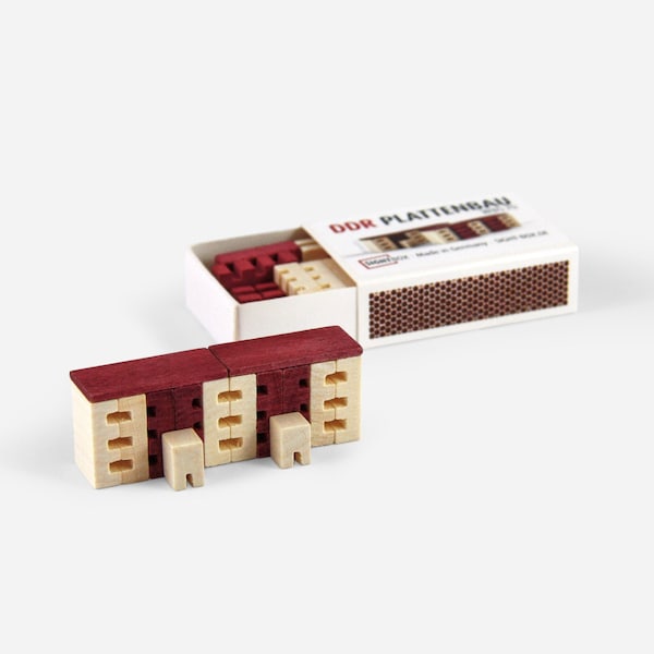 DDR Plattenbau WBS70 Neubaublock Miniatur-Holzbausatz