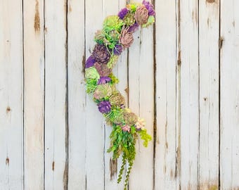 Handcrafted Crescent Moon Succulent Wreath – Sola Wood Flowers, Unique Half Moon Wall Decor, Airbrushed Floral Arrangement, Indoor Aesthetic