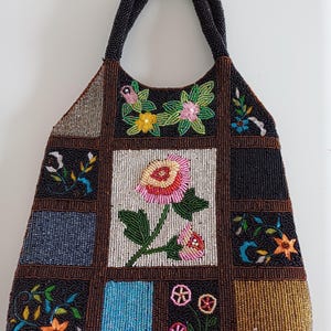 Perlentasche, Spaziergang Tasche, handgefertigt, bestickte Tasche, Knopfverschluss, Modeaccessoire