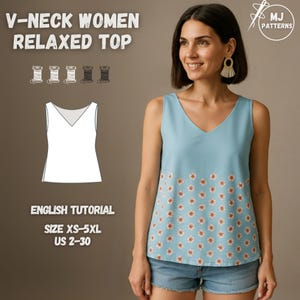 May include: A light blue V-neck relaxed top with a floral pattern at the bottom. The image includes the text "V-NECK WOMEN RELAXED TOP", "ENGLISH TUTORIAL", and "SIZE XS-5XL US 2-30". The model is wearing denim shorts.
