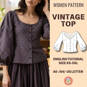 Puede incluir: Una blusa de estilo vintage con estampado de cuadros marrones y azules. Presenta cuello redondo, botones frontales y mangas largas abullonadas. El texto de la imagen dice "WOMEN PATTERN VINTAGE TOP ENGLISH TUTORIAL SIZE XS-5XL".