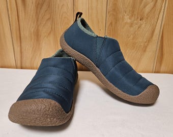 KEEN Howser II Slippers Camping Shoes Sea Moss Womens Size 9 Slip-on Mocs Comfort Shoes