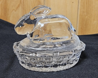 Williams & Sonoma Clear Glass Bunny On Basket Lid Candy Dish