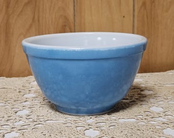 Vintage Pyrex Primary Colors Mixing Bowl Blue 1.5 Pint #401 Baking Kitchen Collectible