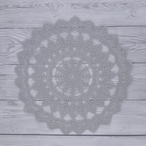 Crochet doily around 30 cm, decorative doily, colored, artificial crochet, beautiful Hellgrau