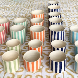 Tasse peinte S "Dom" // "Dom" Stripy Cup S