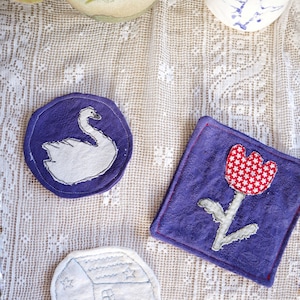 Untersetzer aus Secondhand Stoffen, Schwan, Tulpe, Haus, von Hand genäht