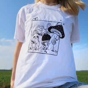 Frosch Shirt, Pilz Shirt, Graphic Tee, Cottagecore image 2