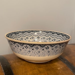 Honiton vintage wash bowl